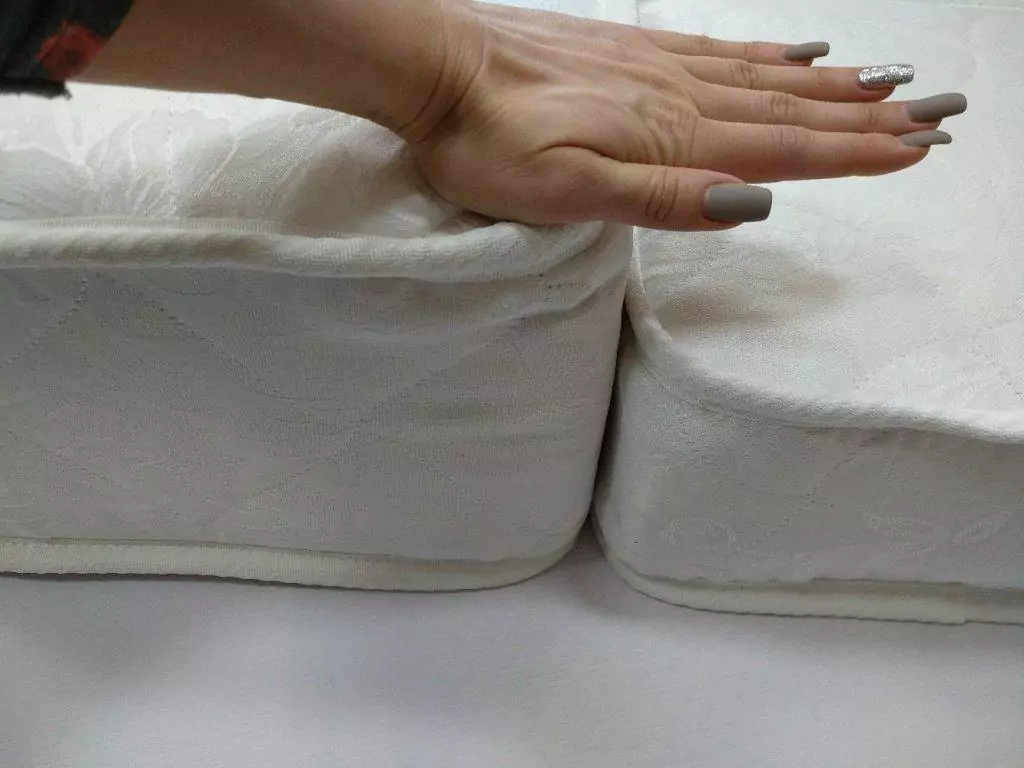 выбирайте высоту матраса, ориентируясь на интерьер комнаты, высоту кровати и личные пожелания сравнение матраса по высоте